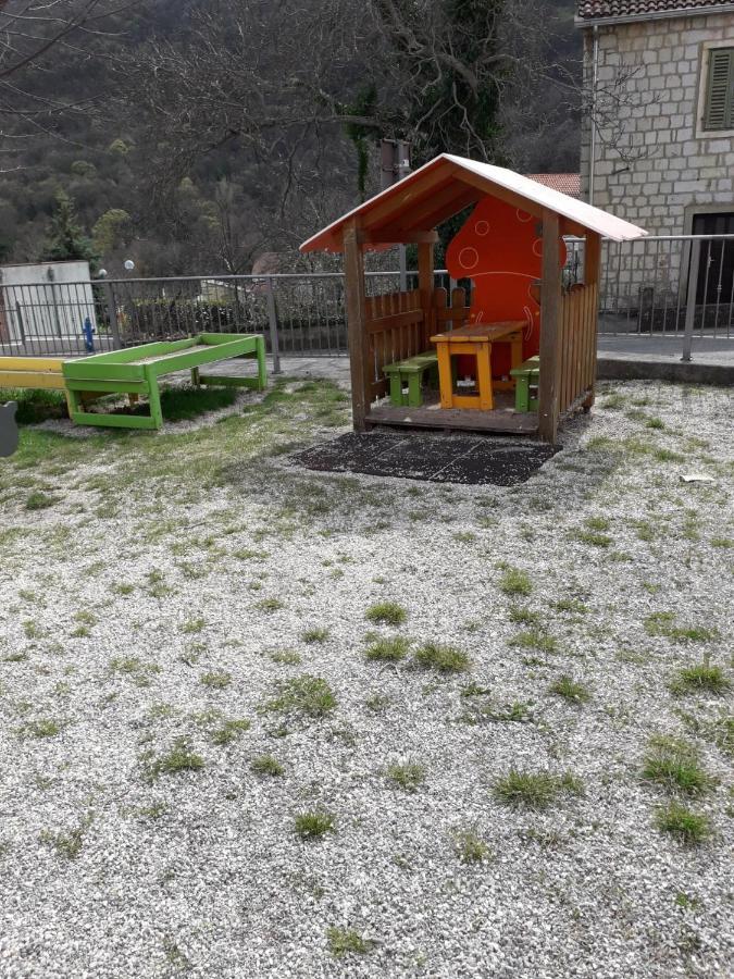Kuca Za Odmor Varos Villa Vrlika Екстериор снимка