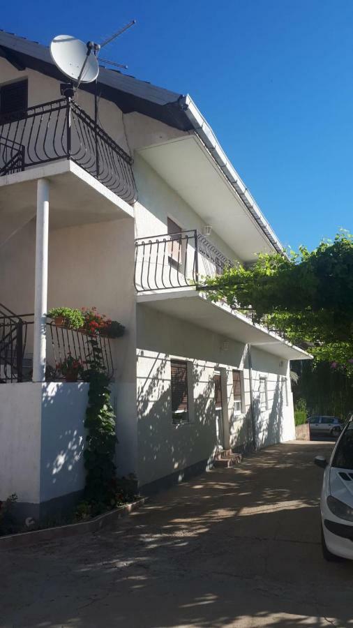 Kuca Za Odmor Varos Villa Vrlika Екстериор снимка